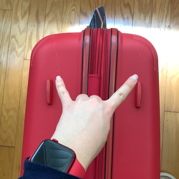 Victoria Red Hard-case 29” Suitcase - Picture 16 of 17